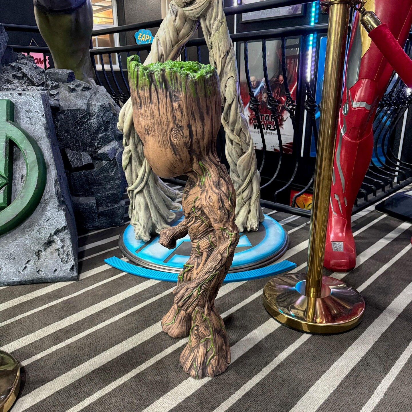 Guardians of the Galaxy Vol. 2 Foam Figure Groot Statue NECA