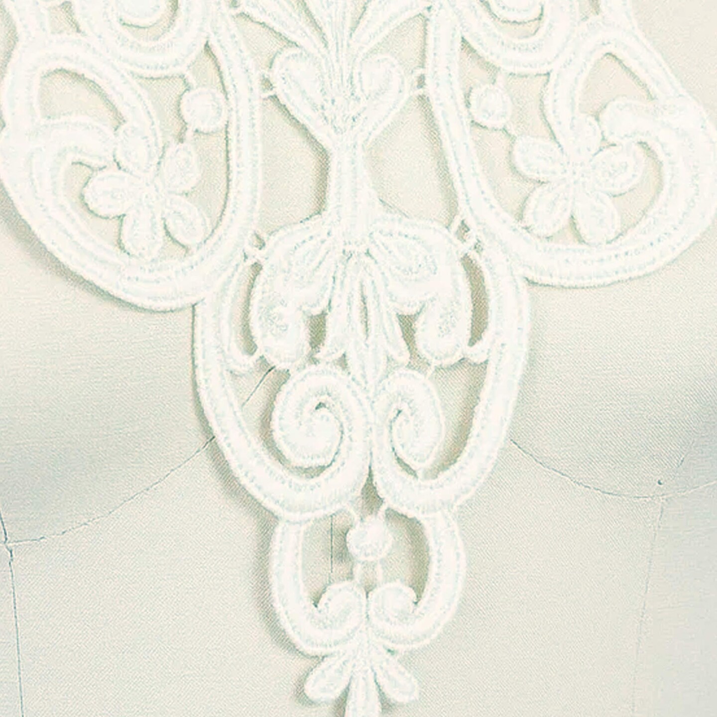 1 Dramatic White Venice Lace V Shaped Applique Victorian Style Large Oversized Collar for Gown or Blouse