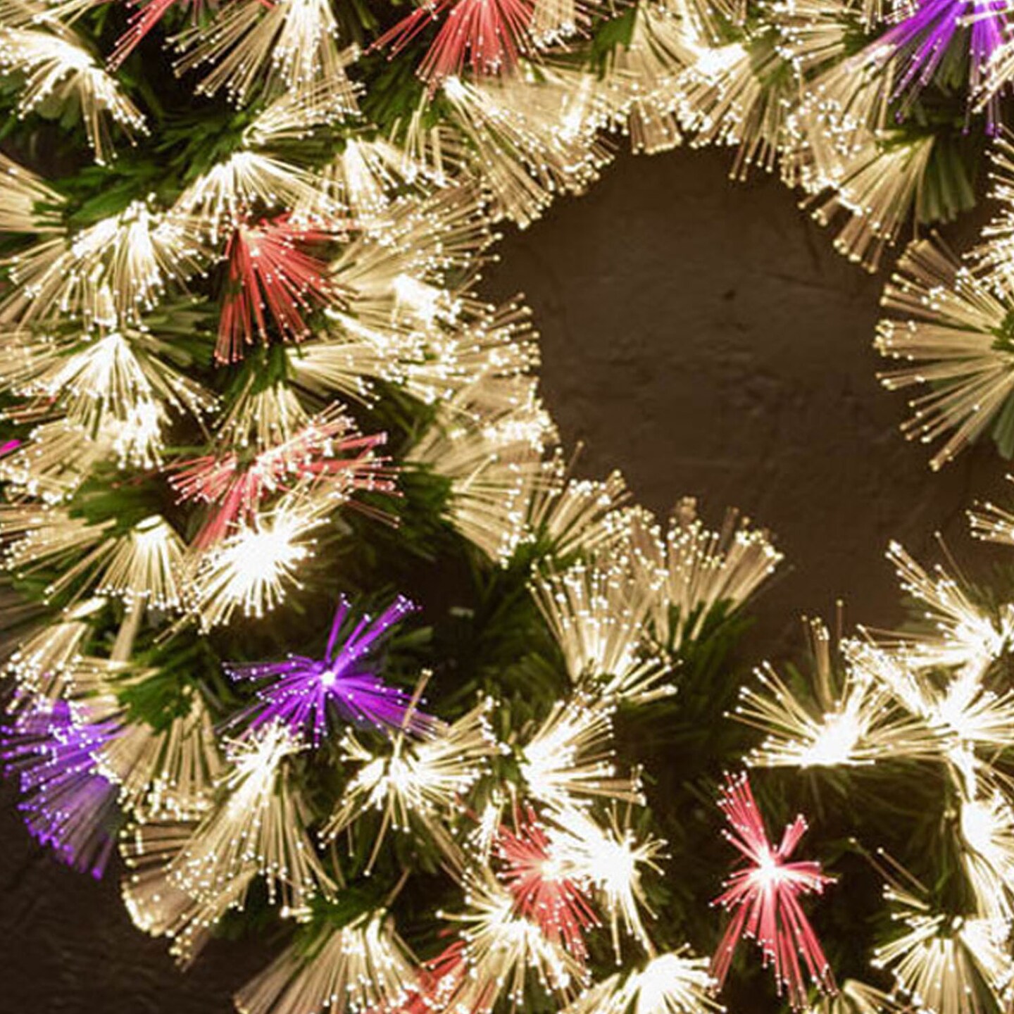 24" Fiber Optic Wreath Multicolor & White Lighted Holiday Wreath with Built-In Effects