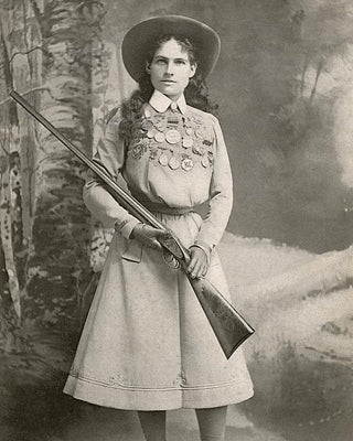 Framed Art Wild West Performer Annie Oakley, 1899 by McMahan Photo Archive 10 x 8