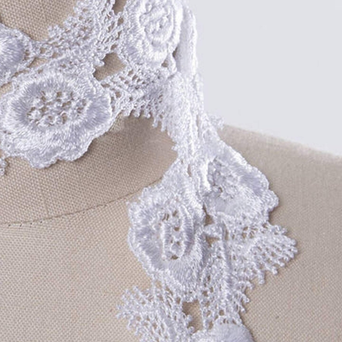 Ivory Rose Collage Effect 2 Inch Wide Venice Lace Trim 1 Yard