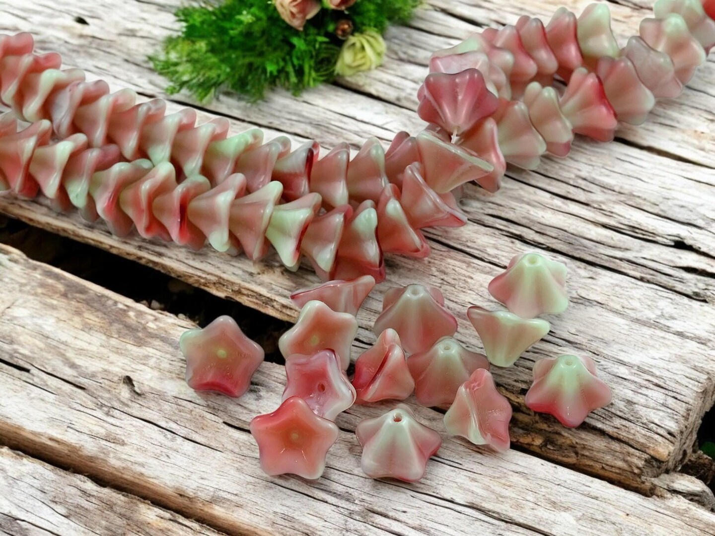 *25* 13x8mm Cranberry Mint Trumpet Bell Flower Beads