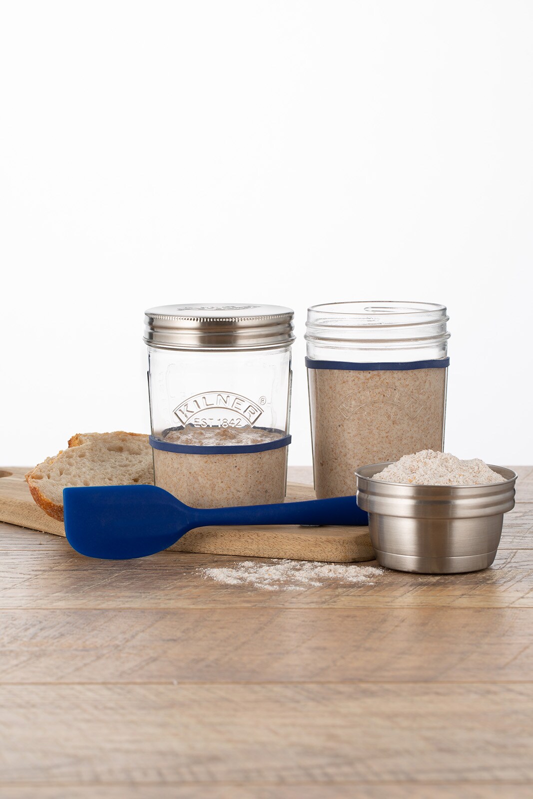 Kilner Sourdough Starter Set, 2 Glass Jars with Spatula and Measuring Markers