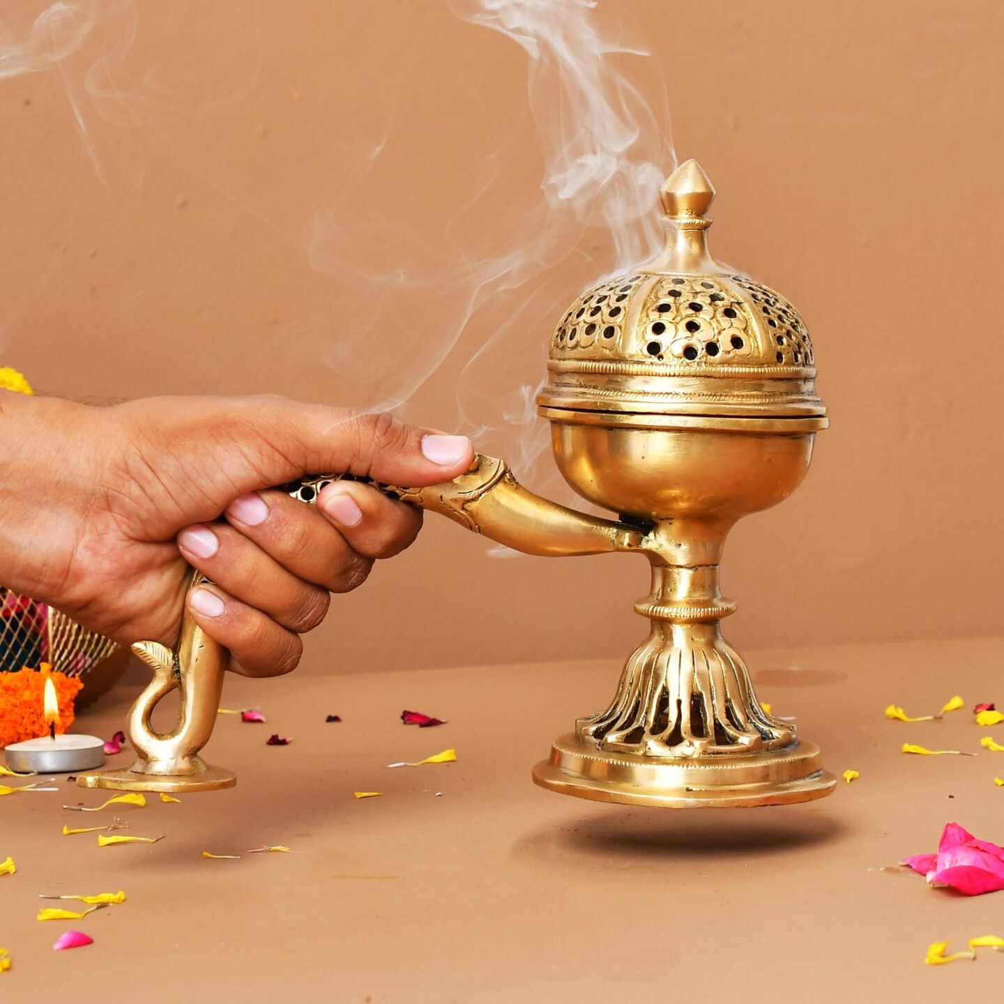 Brass Incense Dhoop Burner Aroma for Prayer Puja Meditation Spiritual Events Dhoopam for Havan Rituals - Diwali Decoration Loban Dhoop Dani for Temple Home Prayer Room (7.8x3.9 Inches)