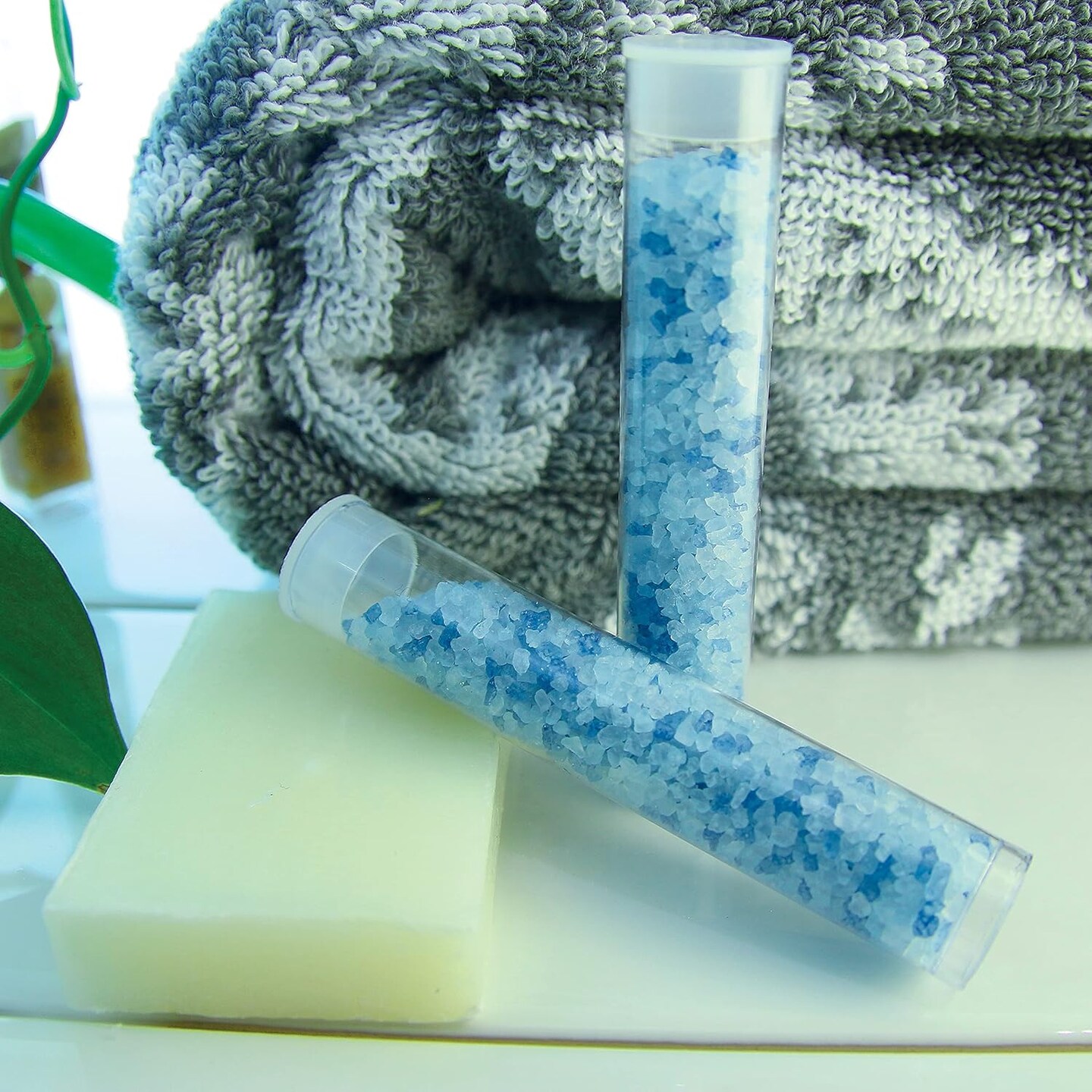 The Beadsmith Clear Plastic Tubes - 3-Inch-Long Round Tubes, 9/16 Inches in Diameter - Flat Caps - Use for Beads, Bath Salts, Wedding &#x26; Party Favors, Home or Office Storage - Bag of 25