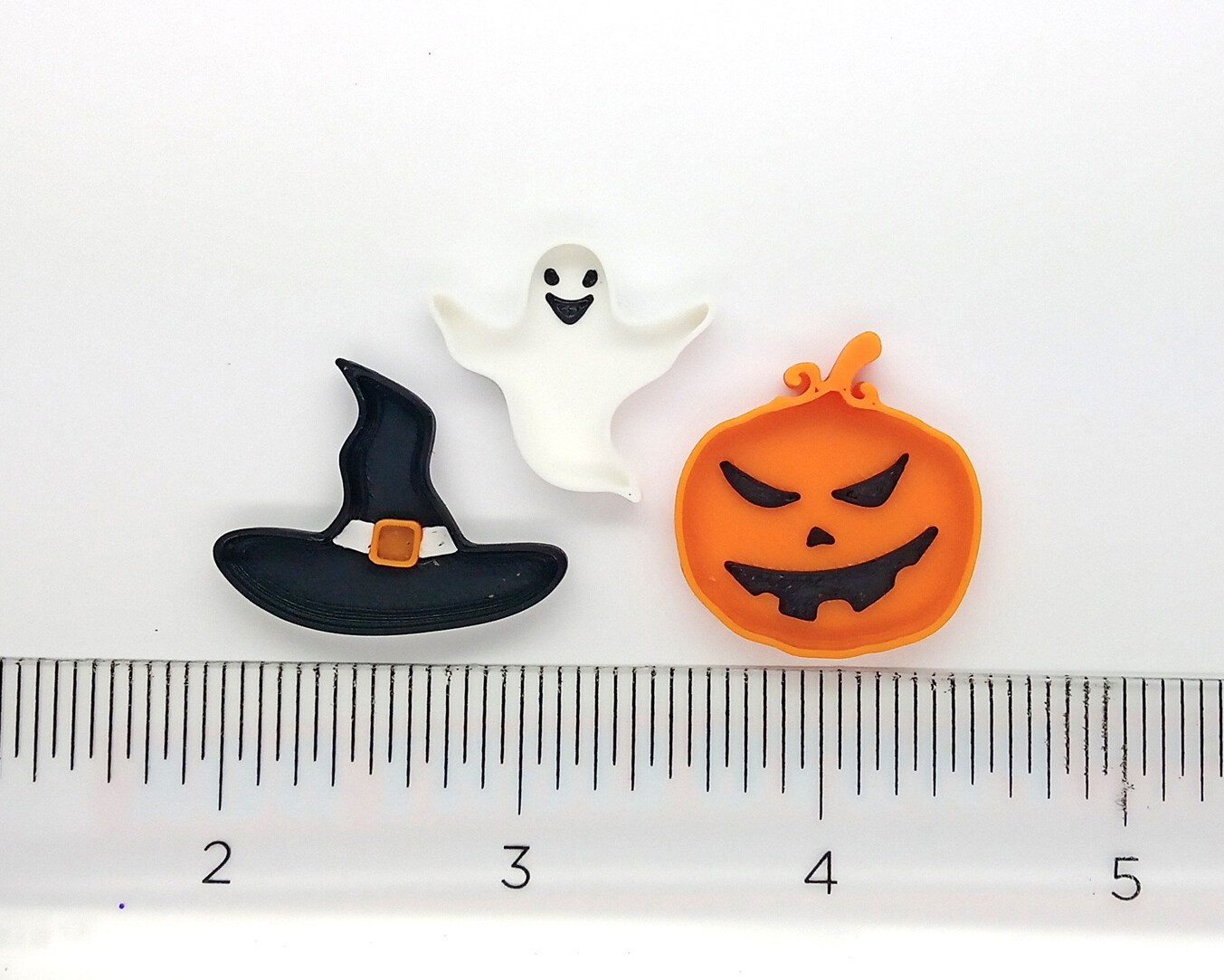 Tiny Halloween Plates for 1:12 Scale Dollhouse Decor, 3 pcs, Witch Hat Pumpkin &#x26; Ghost, Adorabilities