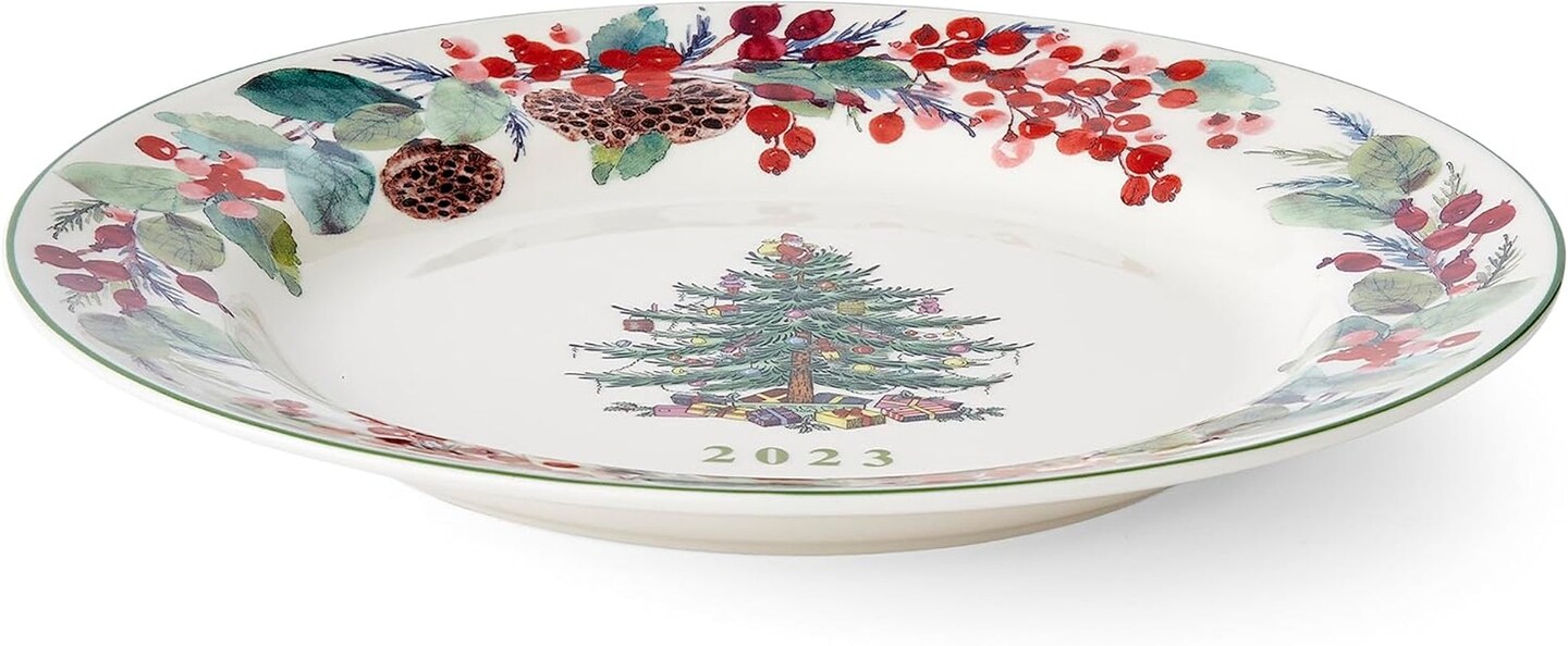 Porcelain 8-Inch Christmas Decorative Plate, 2023 Annual Collector, Traditional Style, Microwave &#x26; Dishwasher Safe
