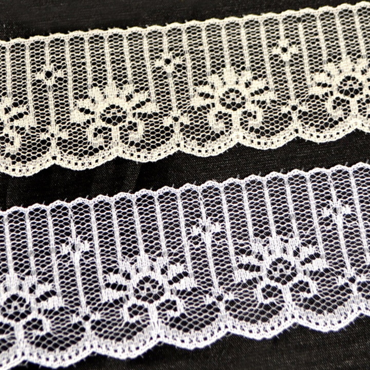 1 1/4&#x22; Wide x 400 Yards White Flat Lace Roll