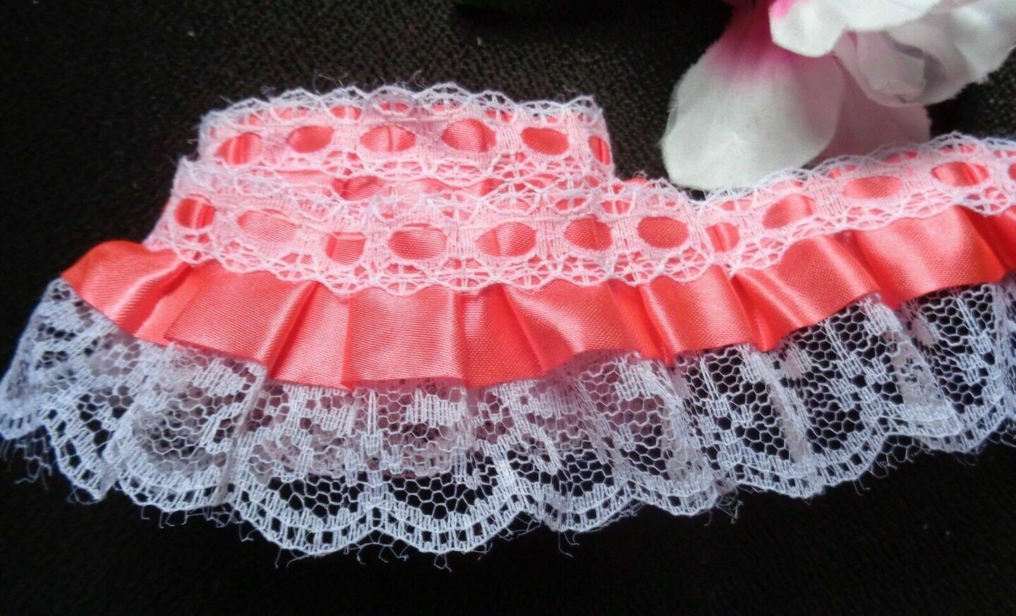 1&#x22; x 50 Yards Coral Ruffled Lace Trim