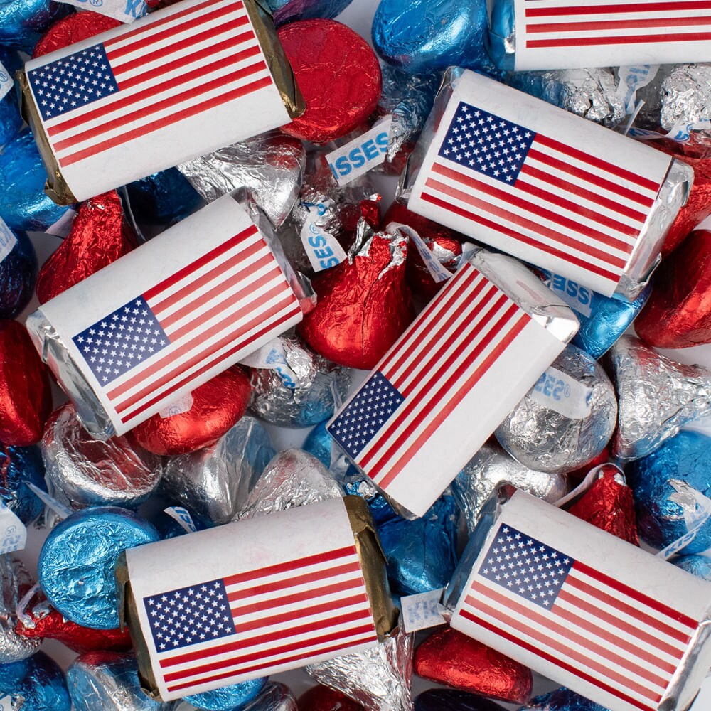 124 pcs Patriotic Assorted Wrapped Hershey's Miniatures And Hershey's Chocolate Kisses Mix For Parties, Parade Candy, Guest Gifts & Table Decorations (1.5lb)