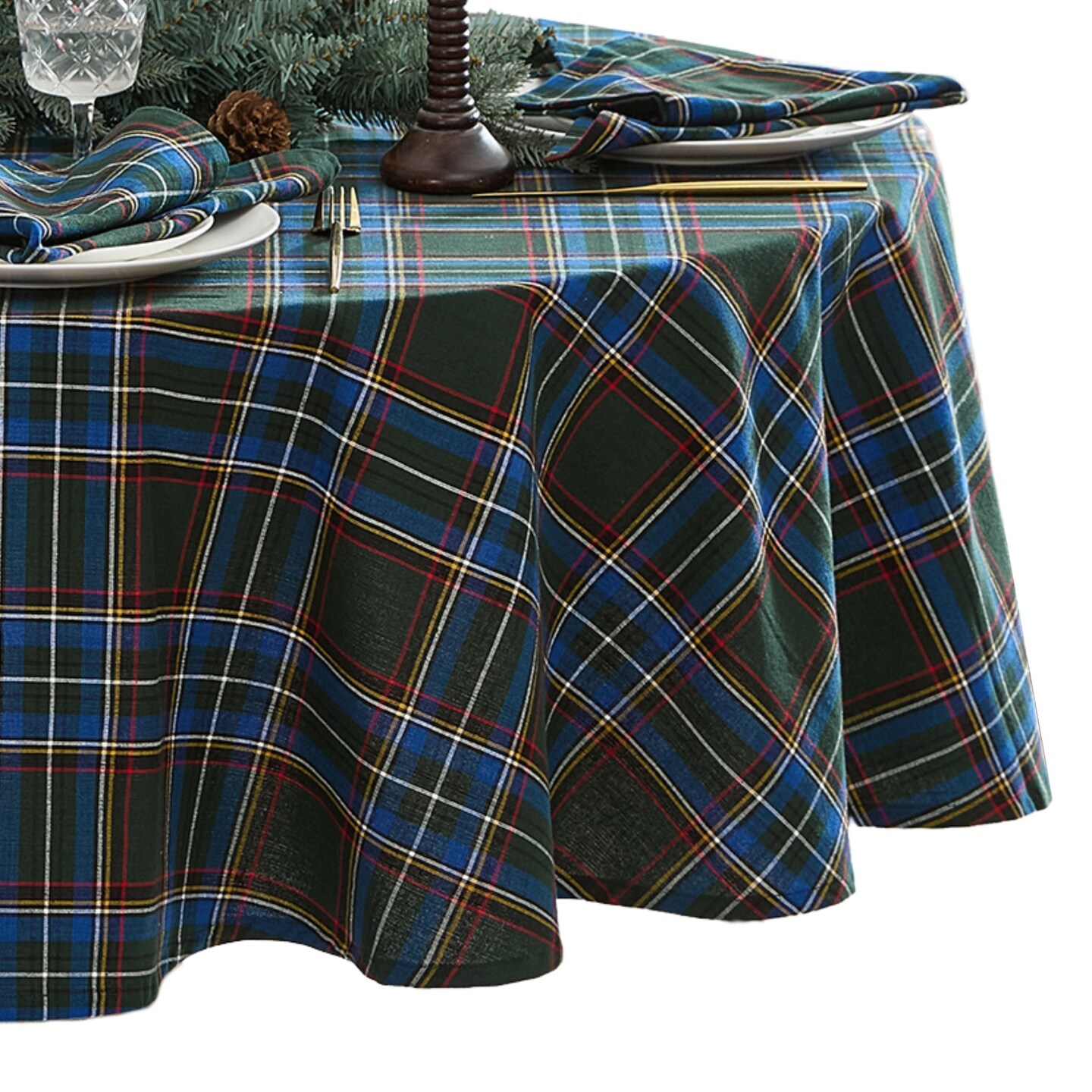 Threadmade Home Stowe Tartan Holiday Plaid Oval Tablecloth, Green - 60"W x 84"L Oval
