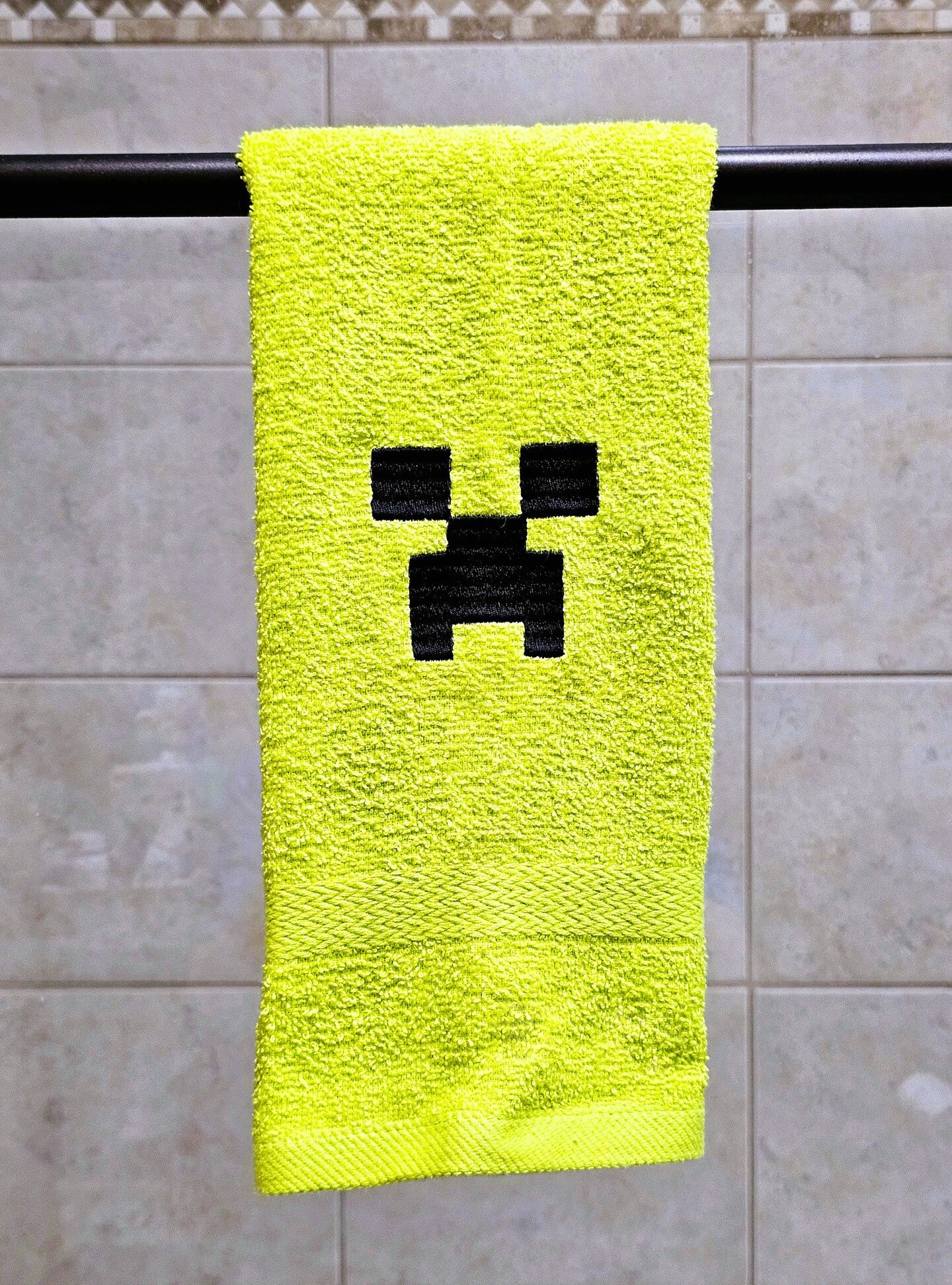 Toalla De Baño Minecraft Creeper - 70 X 140 Cm, 100% Algodón, Estándar Öko-Tex, Diseño Gamer