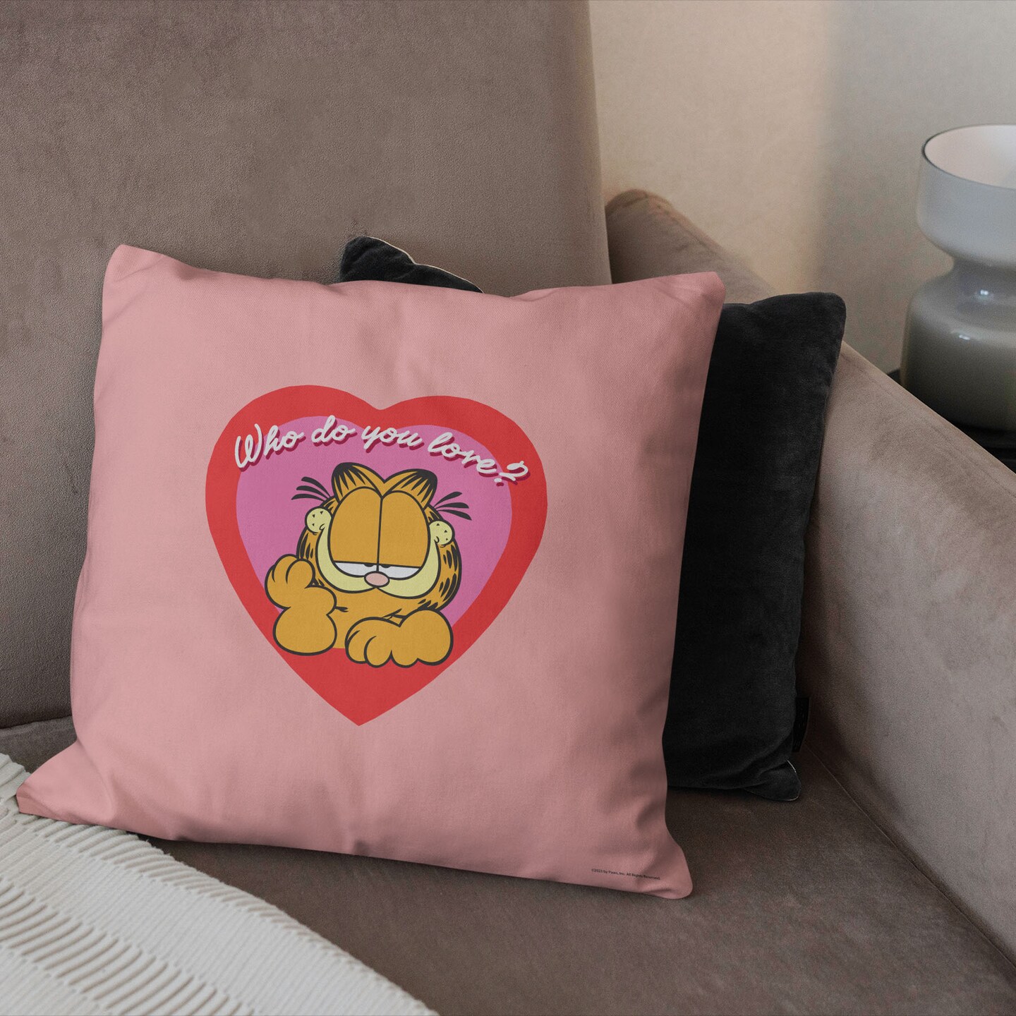 Nickelodeon Garfield Valentine's Day Throw Pillow 18×18 Inches