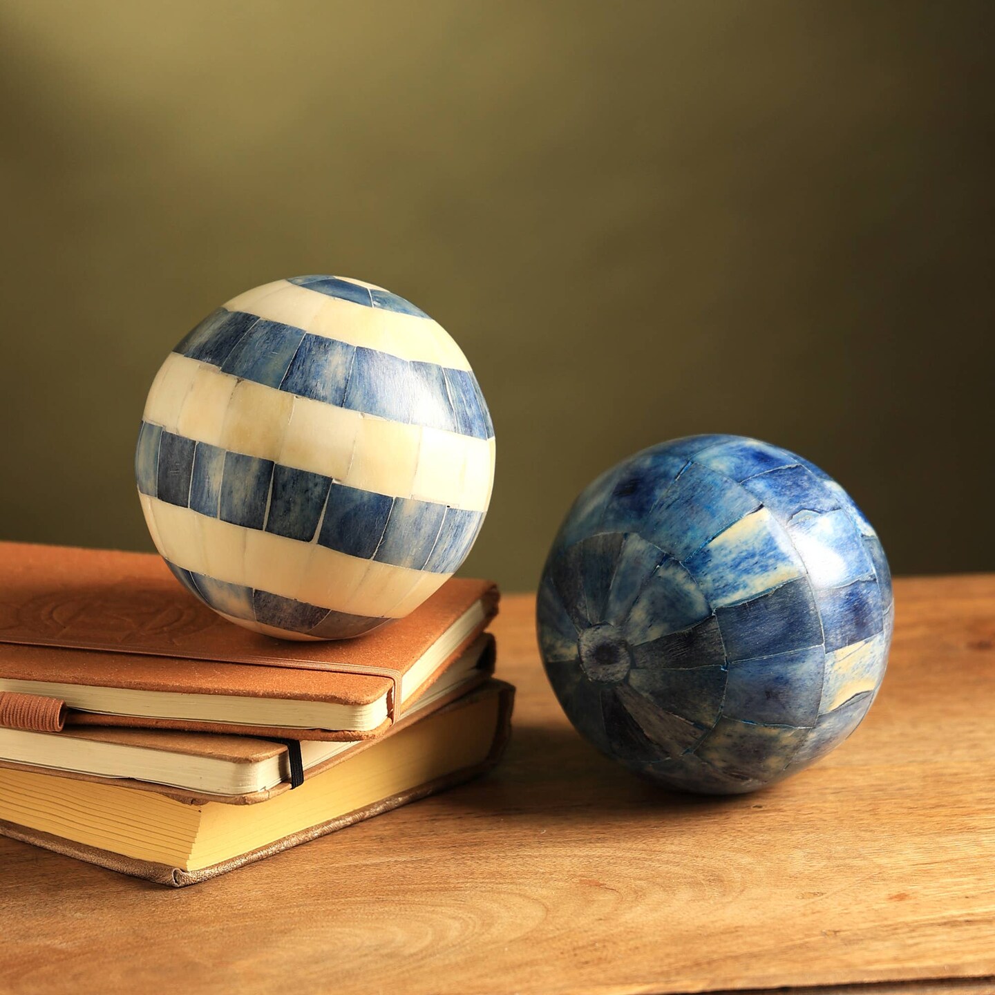 Decorative White and Blue Wooden Ball &#x2013; Stylish Accent for Home D&#xE9;cor