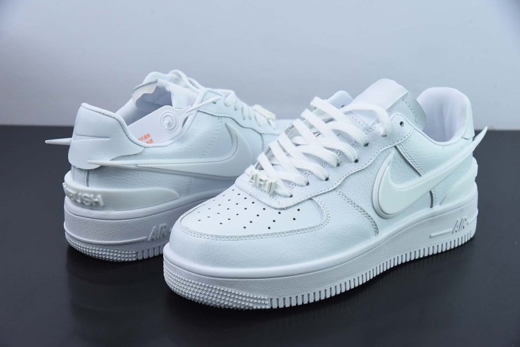 期間限定 NIKE AMBUSH Airforce1 ホワイト AMBUSH x Nike Air Force 1 Low Triple White | MakerPlace by Michaels