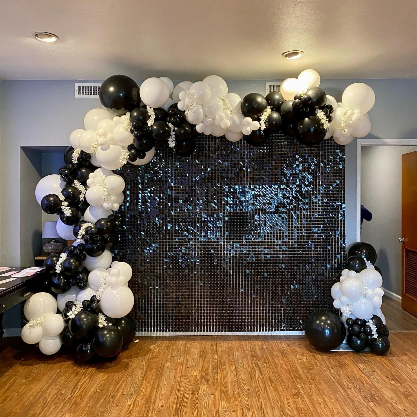 Black and White Balloon Arch Kit - Latex Balloons