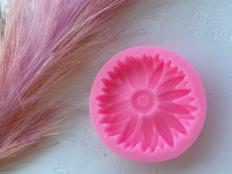 Sunflower Silicone Mold &#x2013; Round Fondant &#x26; Chocolate Mold