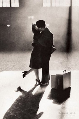 buyartforless IF HG NY818 Poster encadré en Plexi noir Eternal Kiss