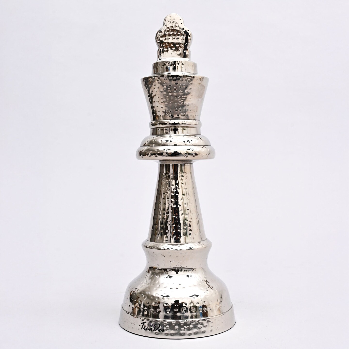 Decorative Hammered Nickel Finish Chess King Sculpture – Elegant Table Accent (5.5x5.5x14")