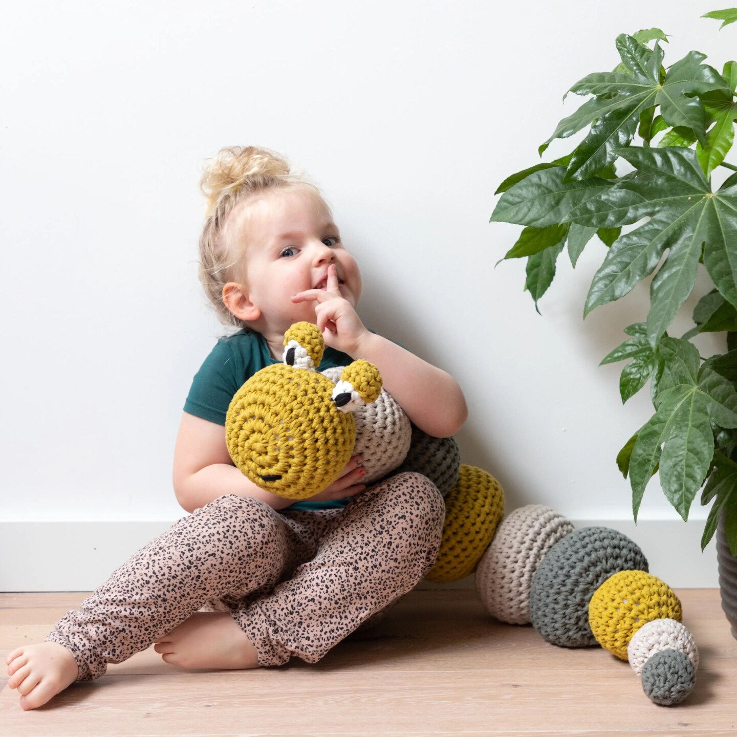 DIY Crochet Kit by Hoooked  Caterpillar Lola PAK232