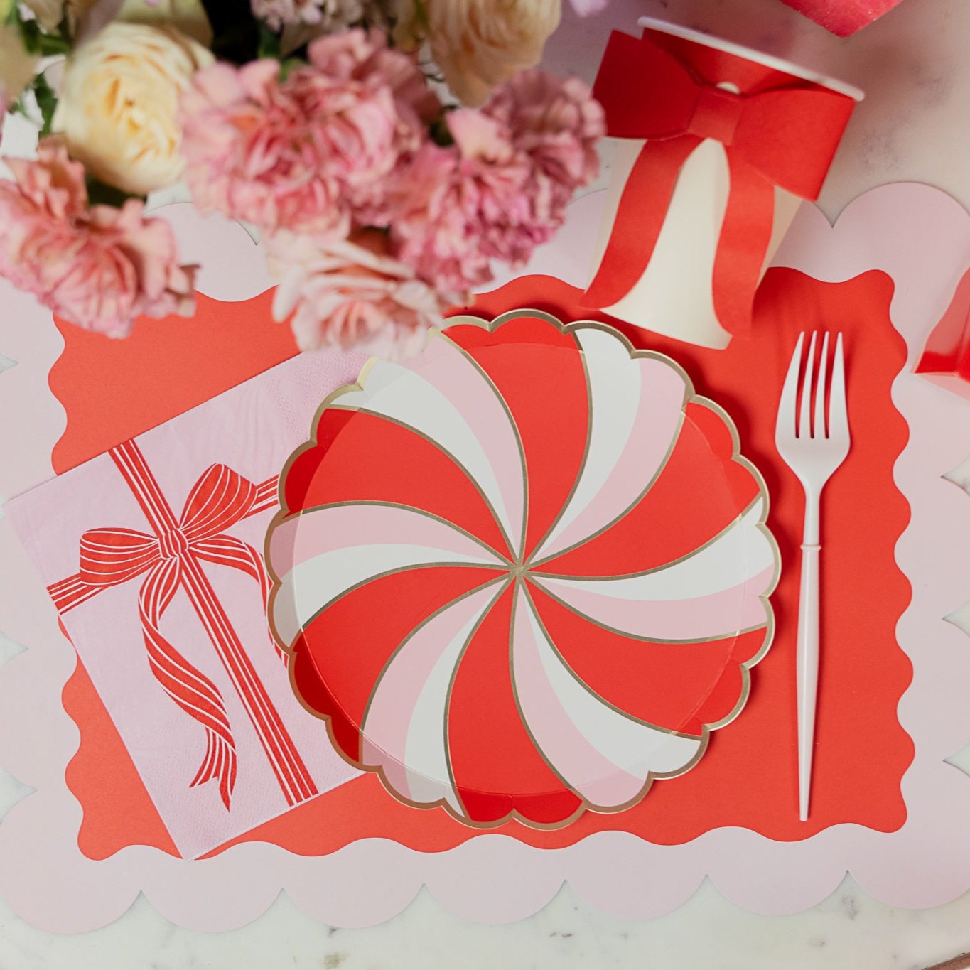 RED &#x26; PINK PRESENT LARGE NAPKINS
