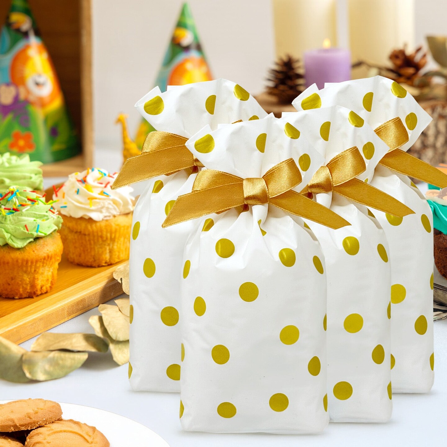Wrapables Gold Dots Drawstring Treat Bags for Candy, Cookies, Treats, Gifts and Party Favors (50pcs)