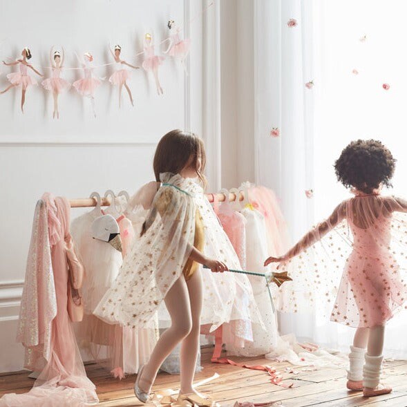 BALLERINA THEMED PARTY GARLAND