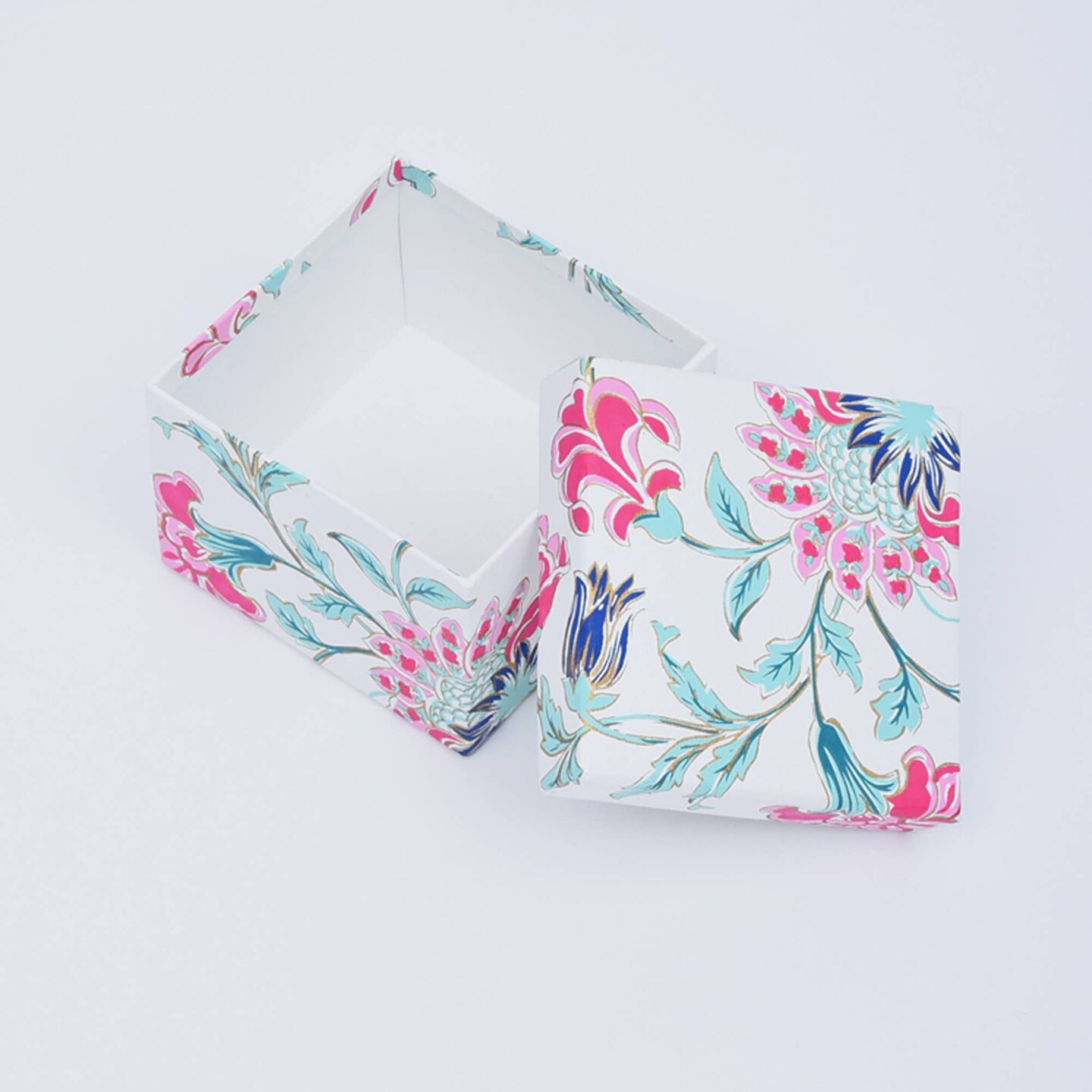 Vibrant Square Gift Box- Set of 3