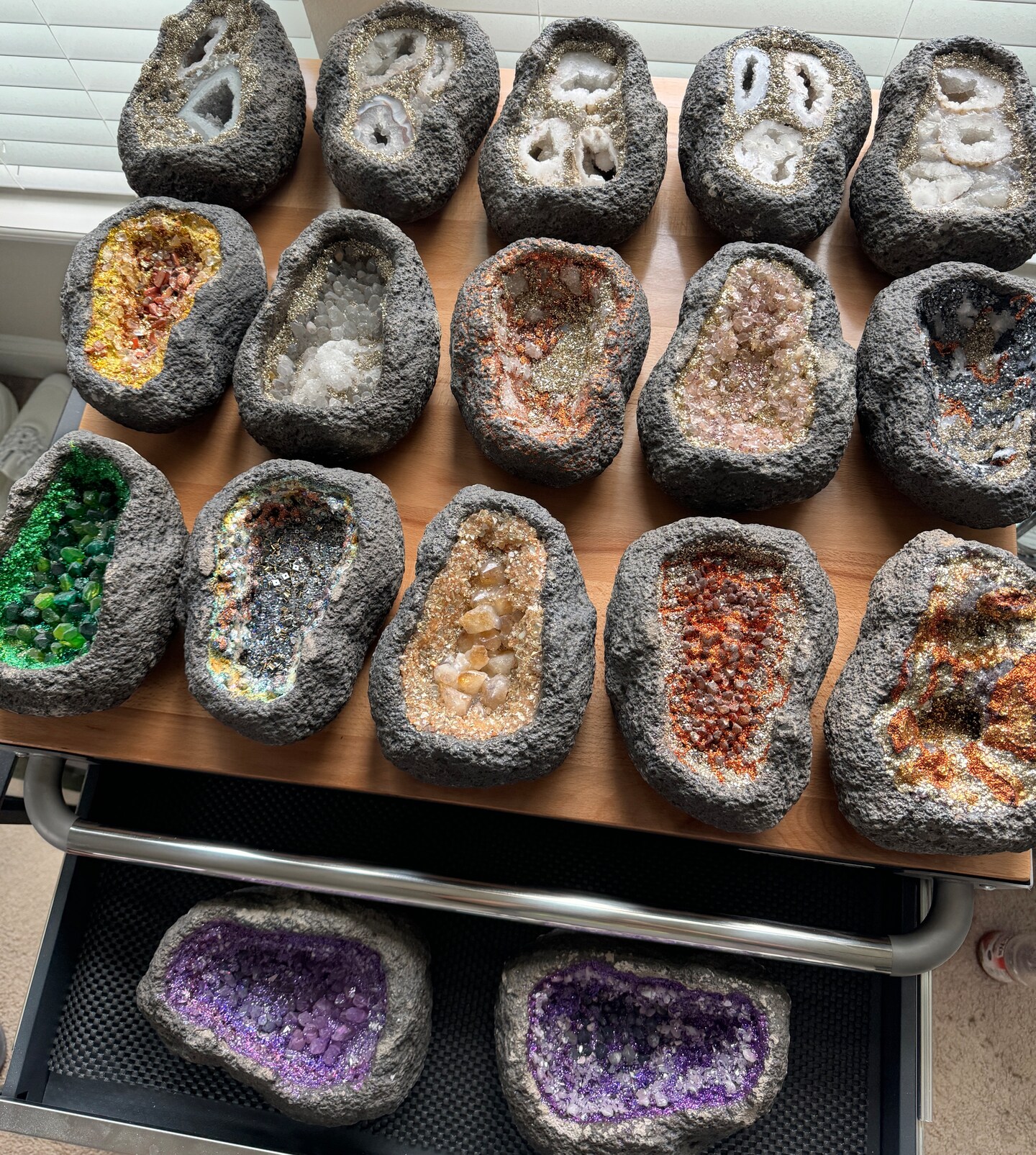 Geode rocks (pick the 1 you want) | MakerPlace by Michaels, image size:969x1080