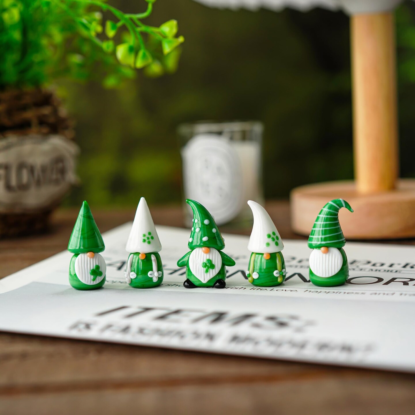 St Patrick's Day Gnomes Decorations 5Pcs Mini Blown Glass Gnomes Figurines Irish Green Clover Gnomes Figurines for Home Table, St Patrick's Day Ornaments