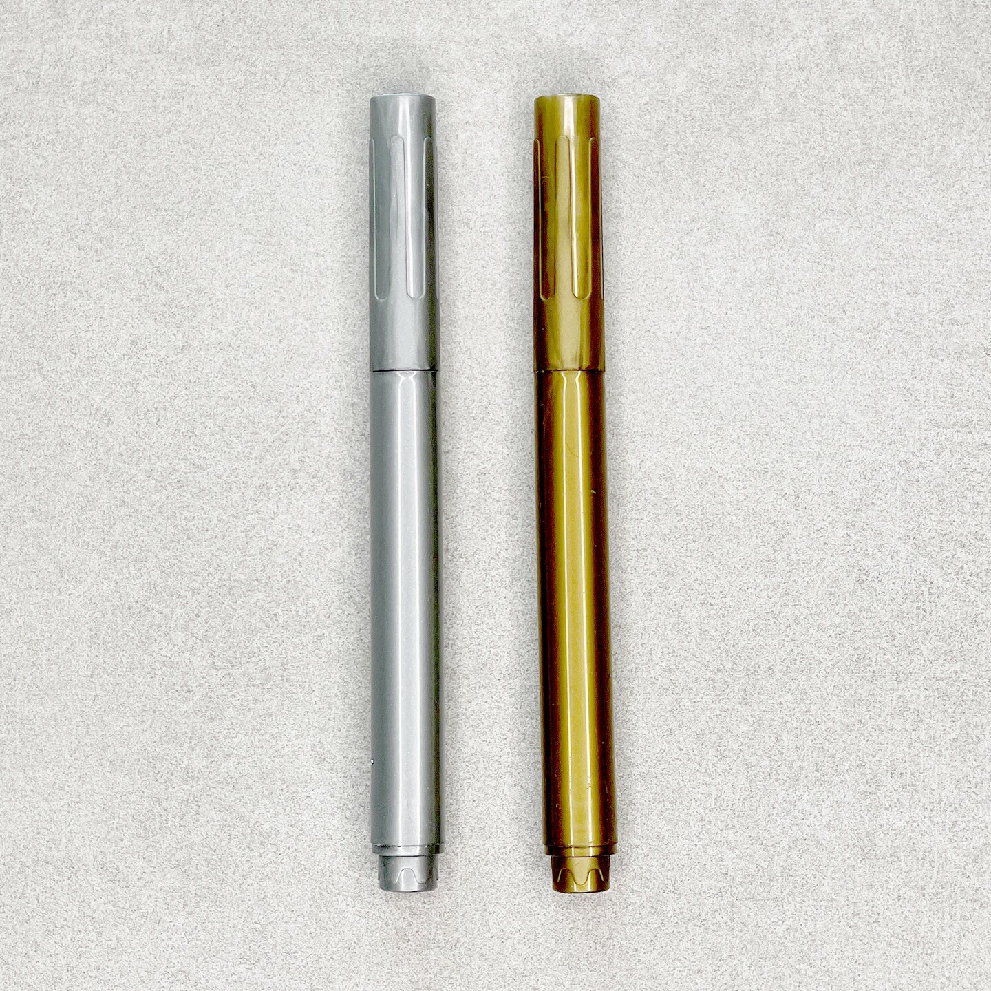 Resin Craft By Me&#x2122; Silver and Gold Metallic Paint Pens 2pc Set
