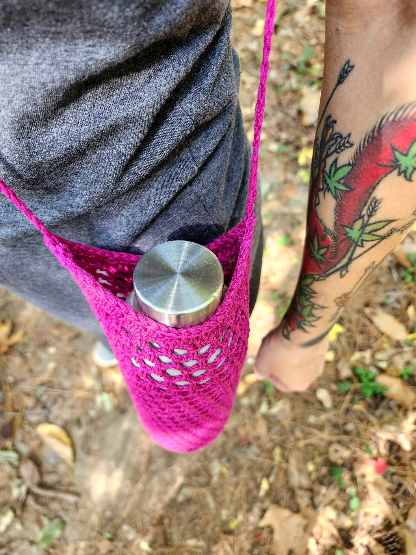 Hiking water bottle holder handmade from Egyptian cotton threads, water bottle crossbody holder, hydroflask sling bag product 4