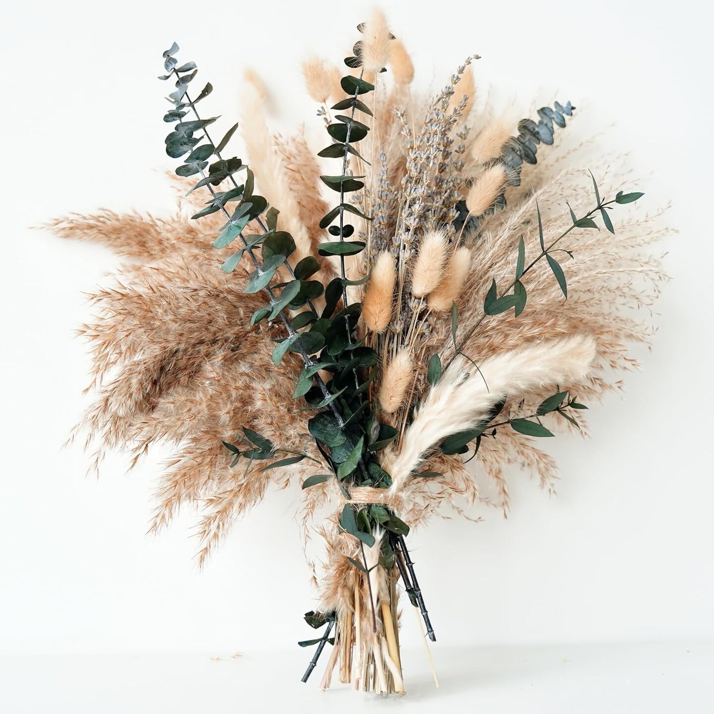 Green Pampas Grass Boho Bouquet &#x2013; Exquisite Lavender and Eucalyptus Dried Flower Arrangements for Western Boho Decor &#x2013; Rustic Flowers for Your Bohemian Home, Bedroom, and Wedding Table D&#xE9;cor