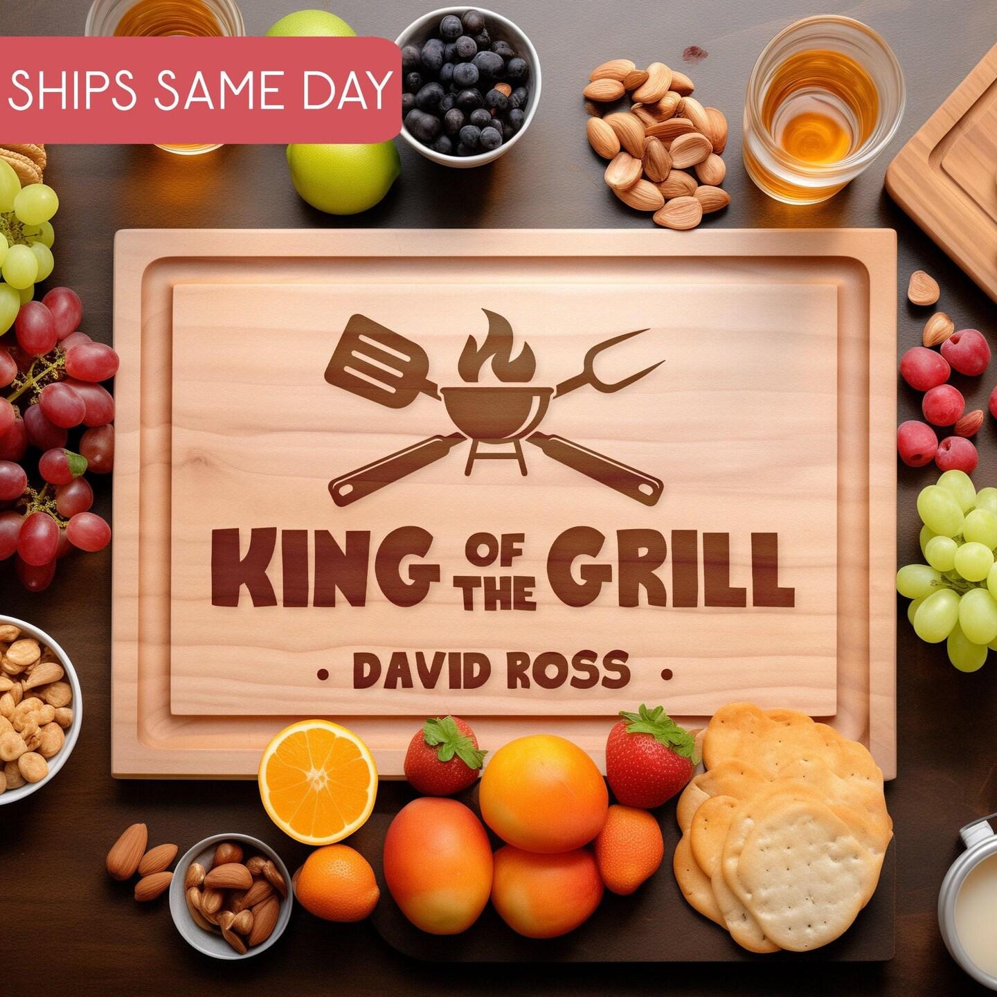 King of the Grill Cutting Board, Dad Griller Gift, Personalized Christmas Gift for Him, BBQ Gift for Men's Birthday, Grilling Gift for Men 396318433596358665