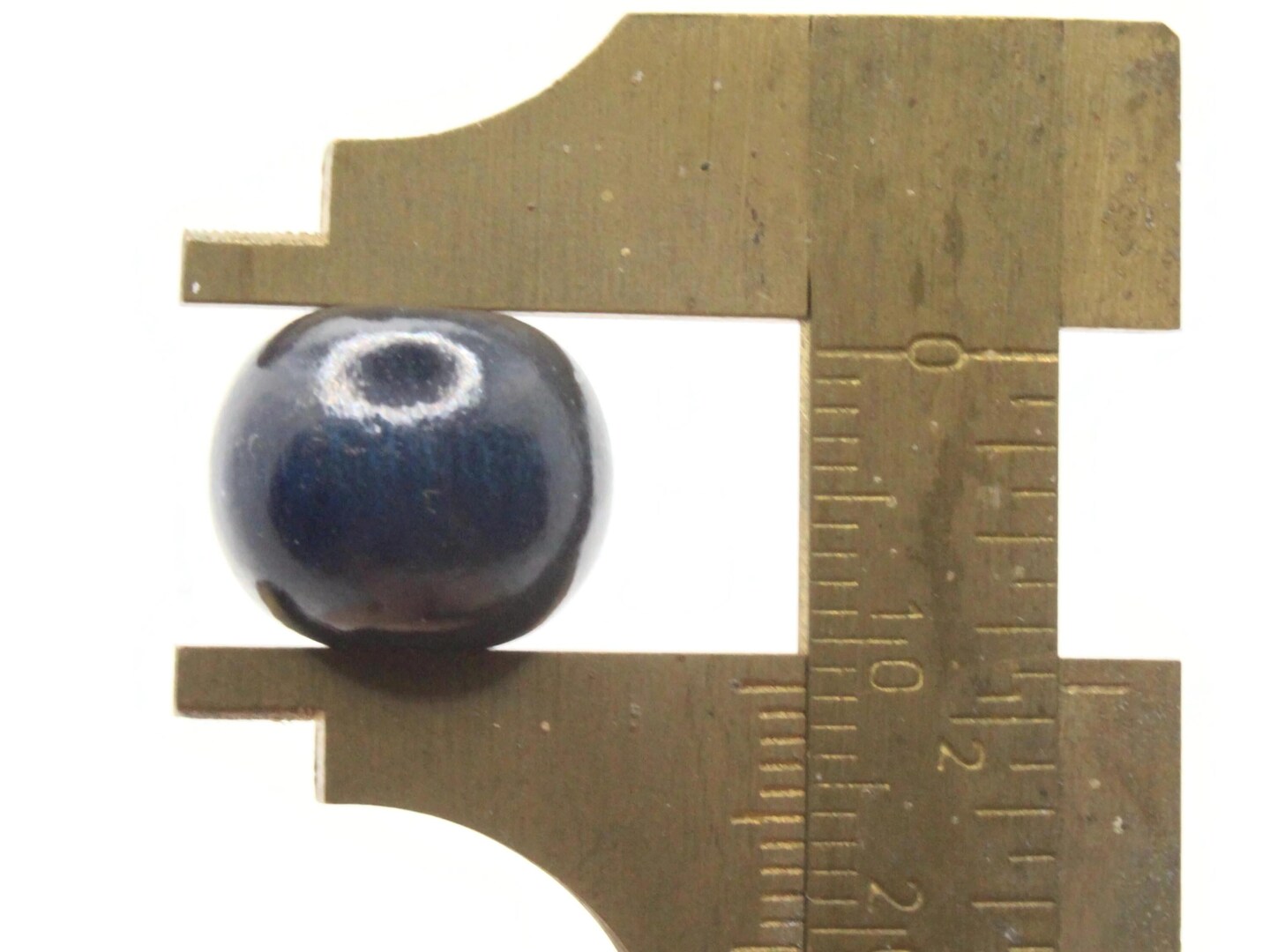 16 14mm Round Blue Vintage Wooden Beads