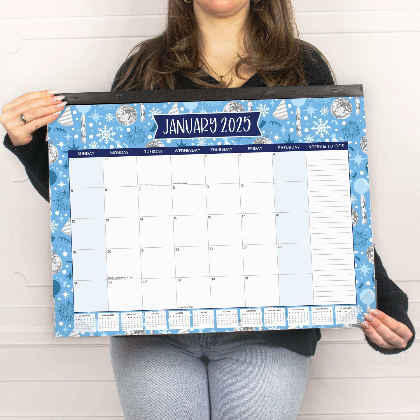 bloom daily planners 2025 Desk Calendar, 16&#x22; x 21&#x22;, Holiday Icons