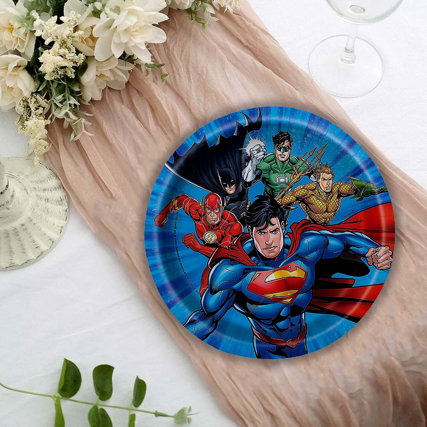 8 Count Justice League DC Comics Paper Dessert Plates Superhero Birthday Party 7 Inch