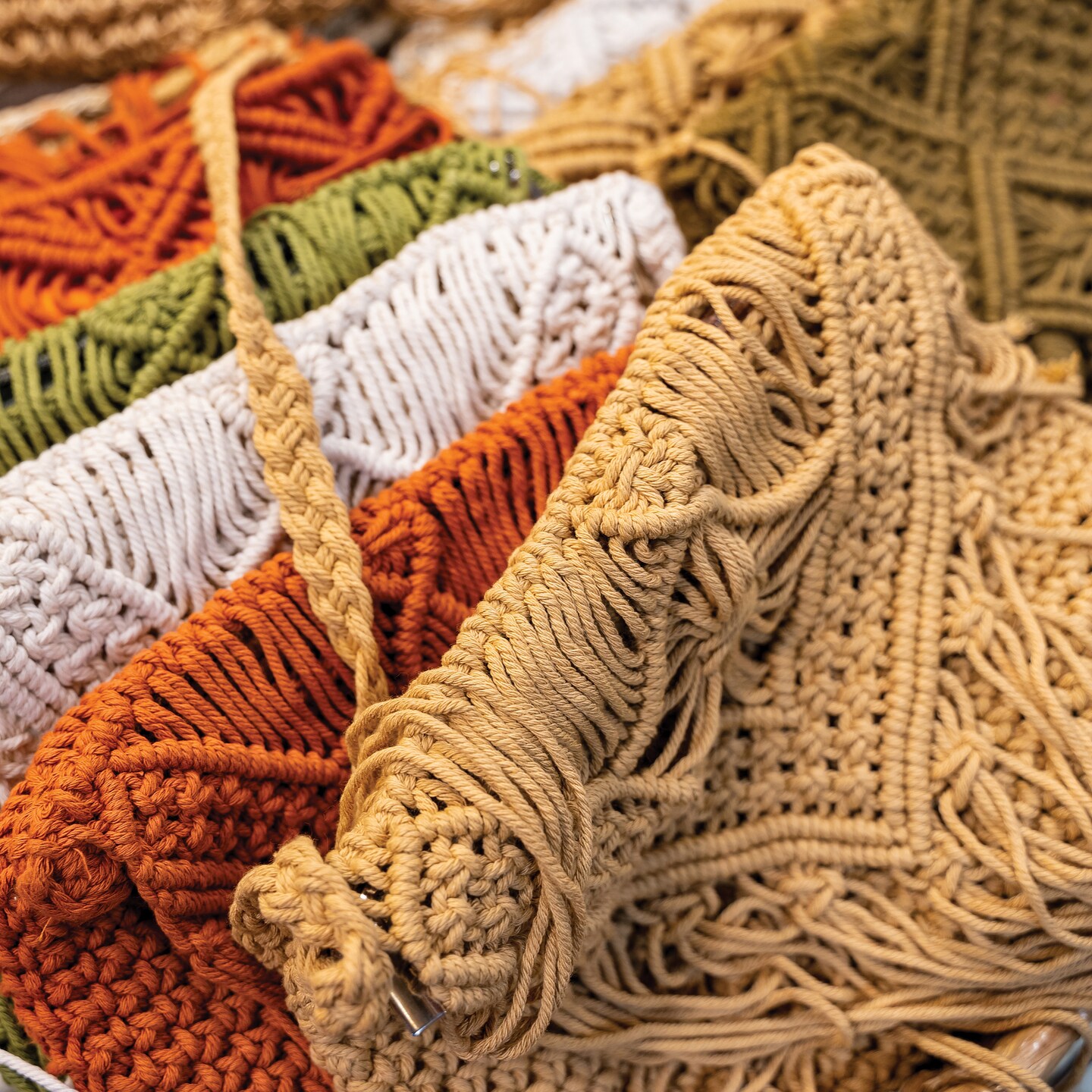 White Lion Macramé Cord – Cotton Rich Macrame Rope, 2 mm, 100 Feet, Yarn for Wall Decor, Crochet, Gift Wrapping, Wall Hanging, Plant Hangers, Handmade Crafts, Knitting