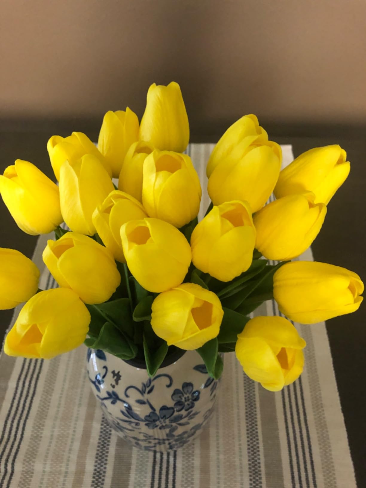 10pcs Artificial Yellow Tulips Faux Tulip Bouquet Real Touch Fake Flowers for Spring Mother&#x27;s Day Easter Wedding Home Decoration