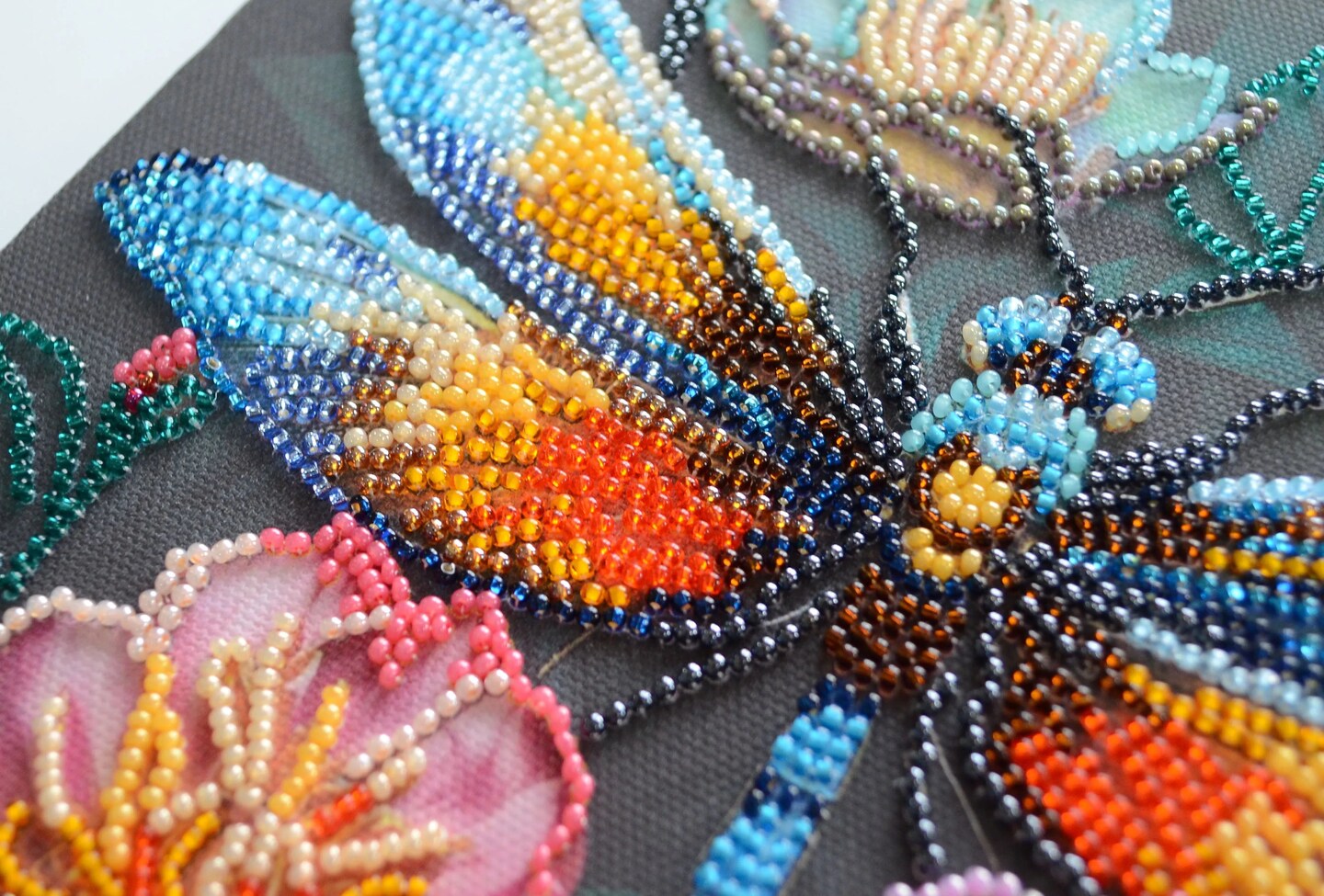 Mid-sized bead embroidery kit - Flickering wings