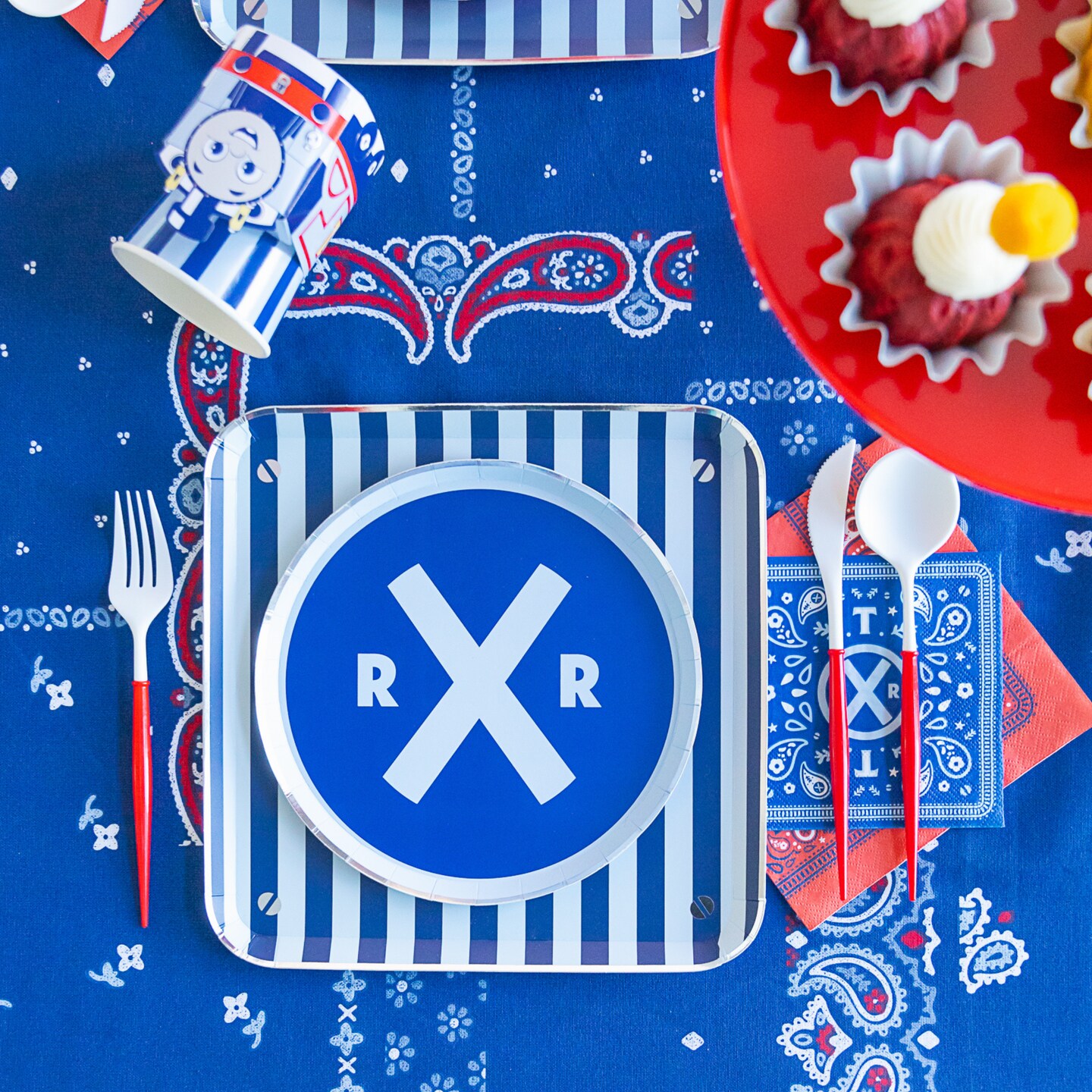 THOMAS &#x26; FRIENDS&#x2122; SMALL BLUE BANDANA NAPKINS