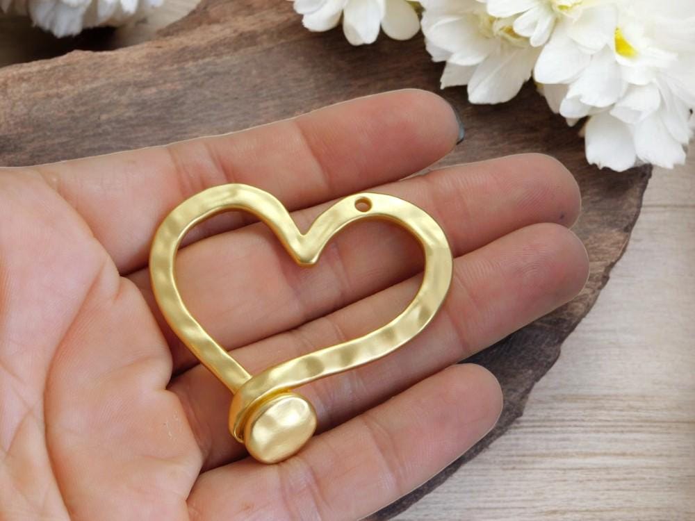 49x48mm Matte Gold Hammered Heart Pendant
