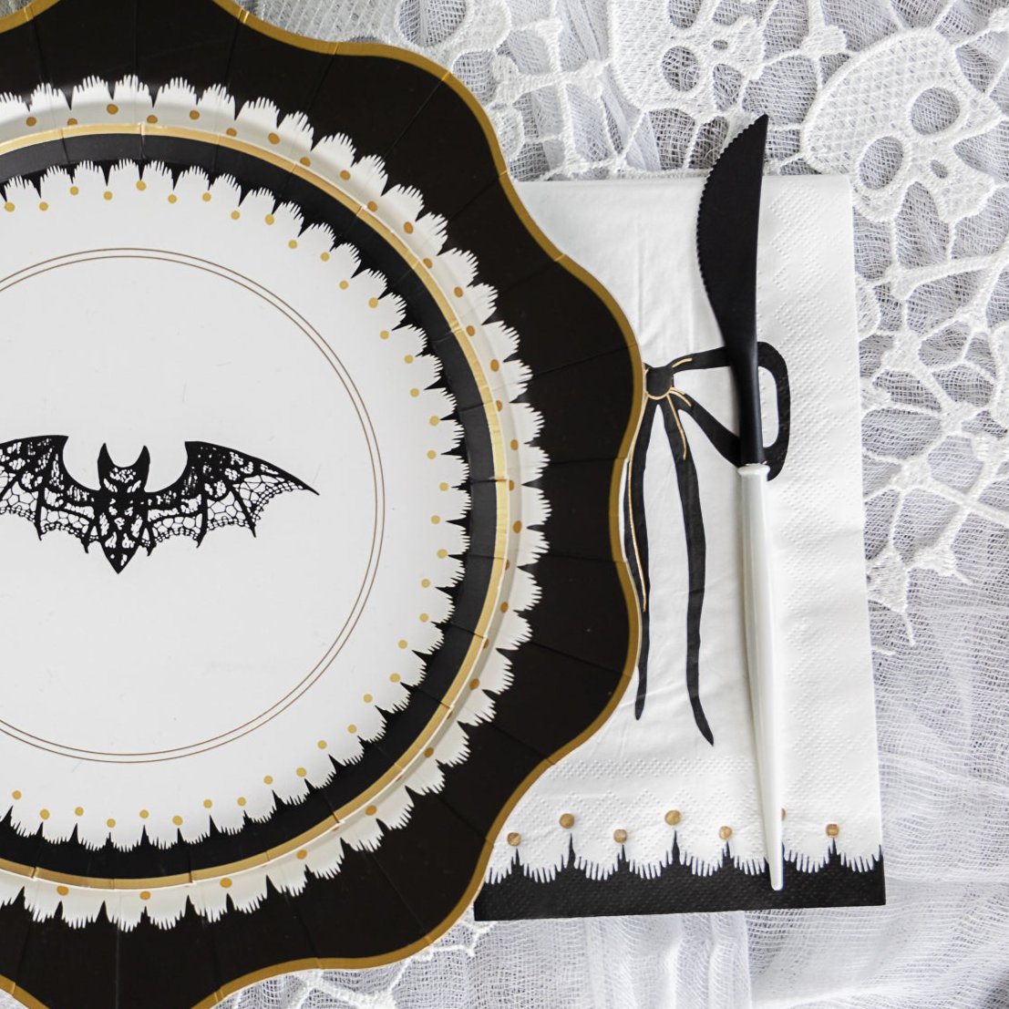 ELEGANT HALLOWEEN GUEST TOWELS
