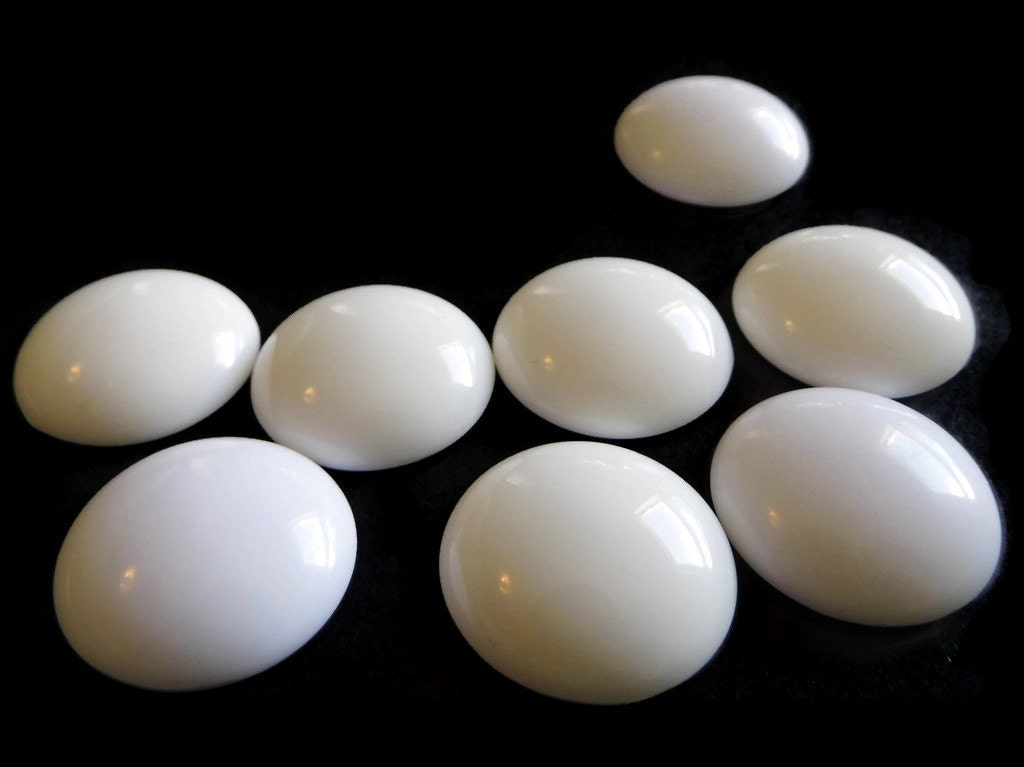 10 23mm White Round Cabochons Vintage Japanese Lucite Cabochons
