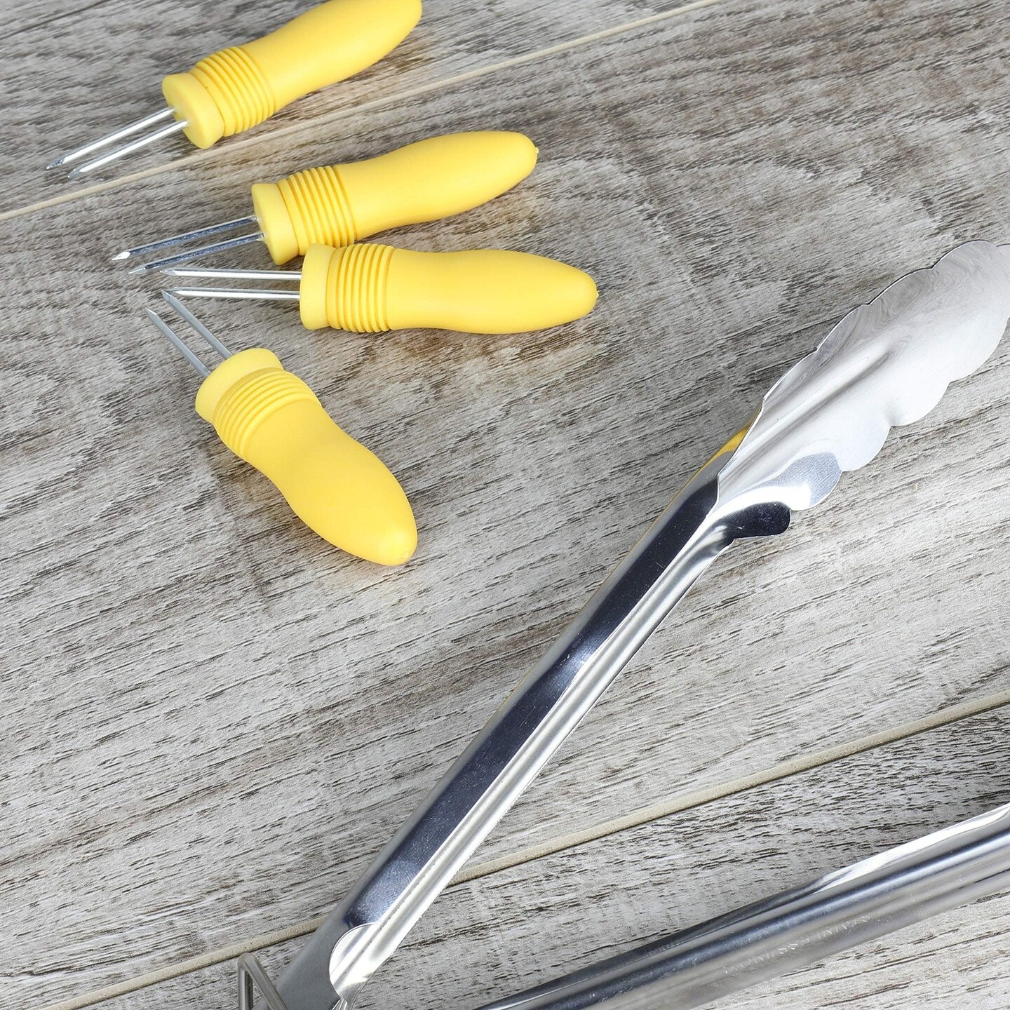 Chef Craft 3 Pair Soft Grip Handle Plastic Jumbo Corn Holders, 6 Piece Corn Cob Skewer Set
