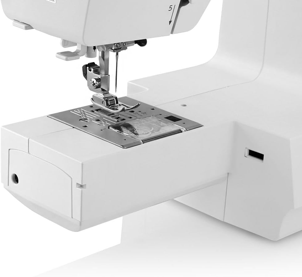 Janome Sewist 725S Sewing Machine - Includes 1/4&#x22; Seam Foot + 10-Pack Bobbins + Janome Universal Needles + Janome Leather Needles