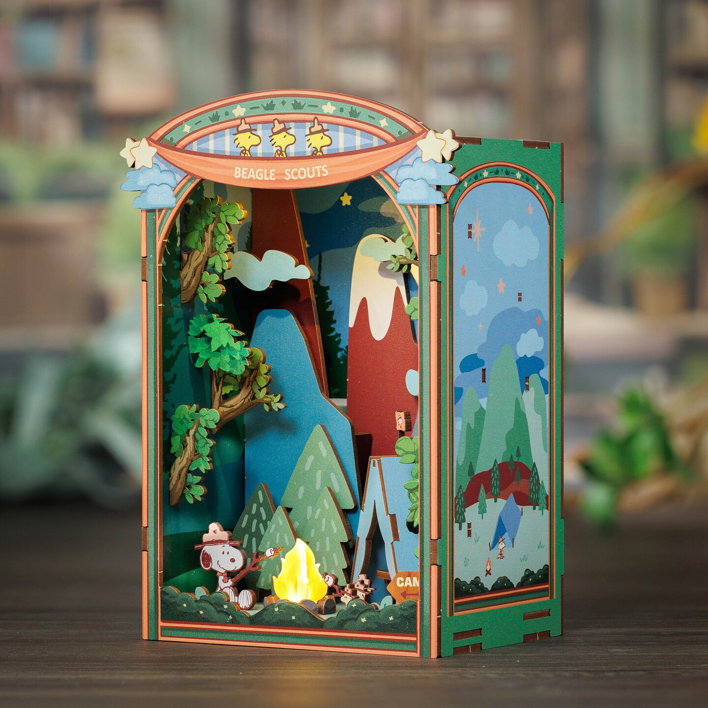 Peanuts&#xAE; Snoopy&#x2019;s Beagle Scouts Book Nook Kit