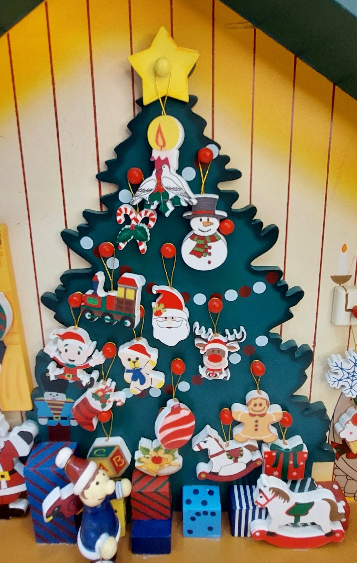 Wizardi Christmas Scene Wooden Advent Calendar F07M14-3-Y01714