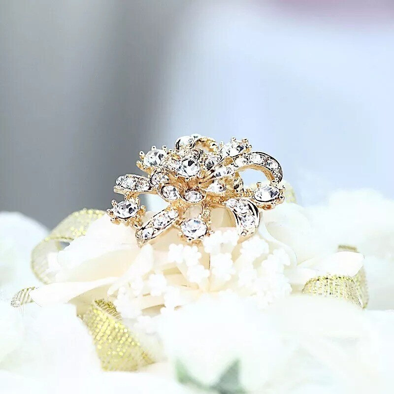 5 pcs Gold Metal Assorted Brooches Floral Pins Rhinestones Wedding Decorations