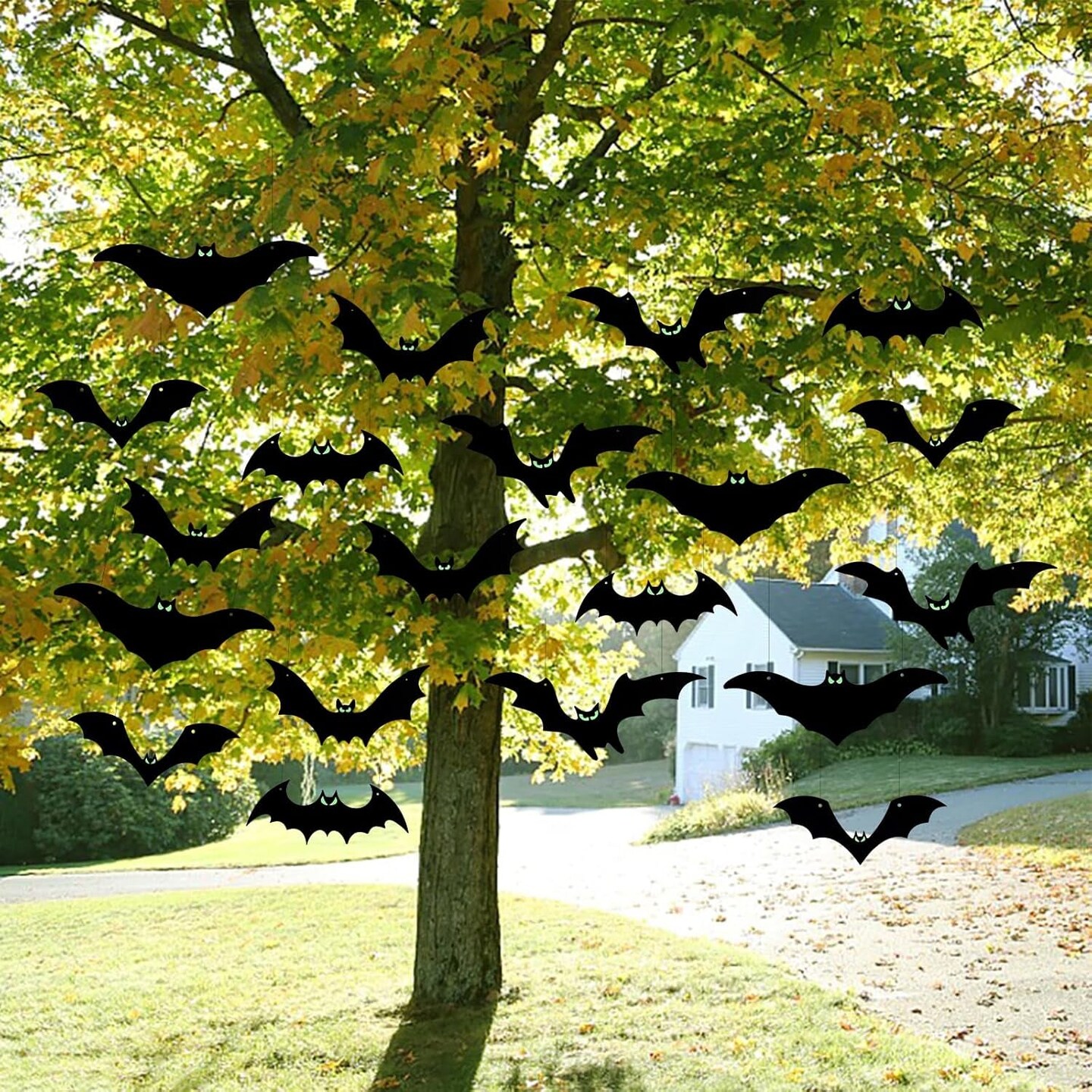 Hanging Bats Halloween Decorations Outdoor - 16 Pack Large Flying Bats 5 Different Size, Waterproof Plastic Black Bats with Glowing Eyes Hanging in Tree outside D&#xE9;cor for Porch, Lawn